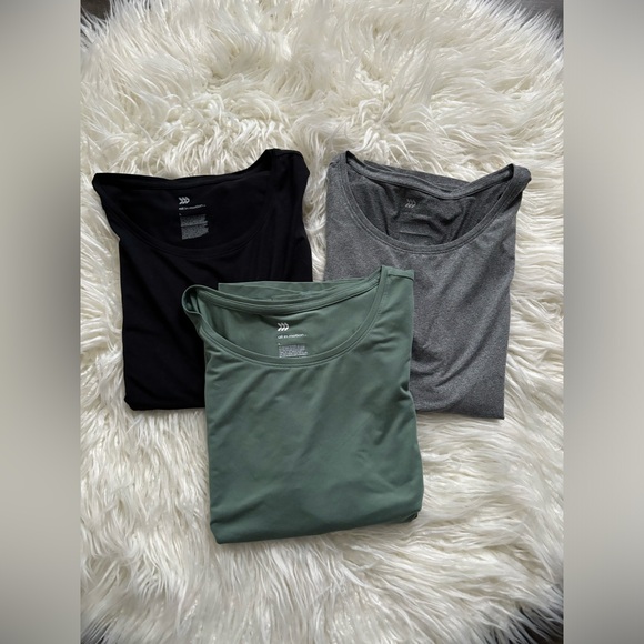 All In Motion Short Sleeve Bundle - Picture 1 of 4